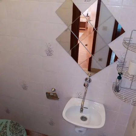Smjestaj L Za Rad, Odmor, Grupe I Pojedince Apartment