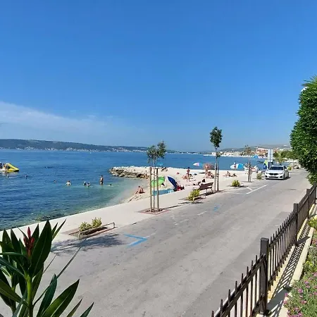 Smjestaj L Za Rad, Odmor, Grupe I Pojedince Apartment *