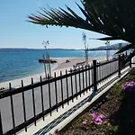 Apartment A1 Za 6 Osoba S Pogledom Sa Dva Balkona Na I Otoke Kastela