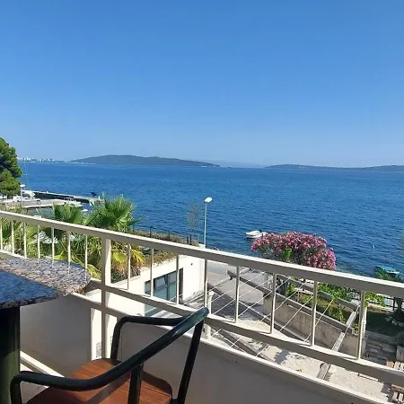 Smjestaj L Za Rad, Odmor, Grupe I Pojedince Apartmán
