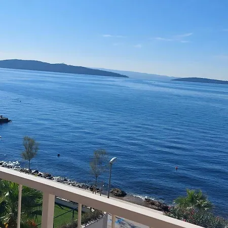 Apartment A1 Za 6 Osoba S Pogledom Sa Dva Balkona Na I Otoke