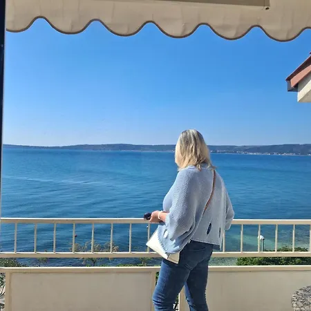 A1 Za 6 Osoba S Pogledom Sa Dva Balkona Na I Otoke Apartment Kastela