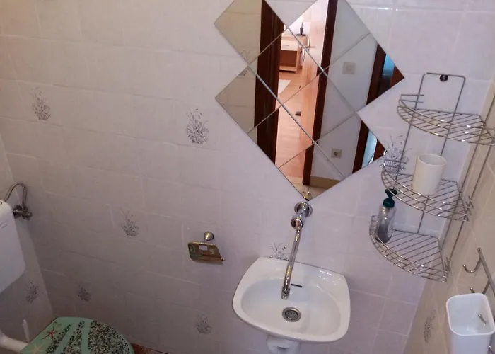 Smjestaj L Za Rad, Odmor, Grupe I Pojedince Apartmán