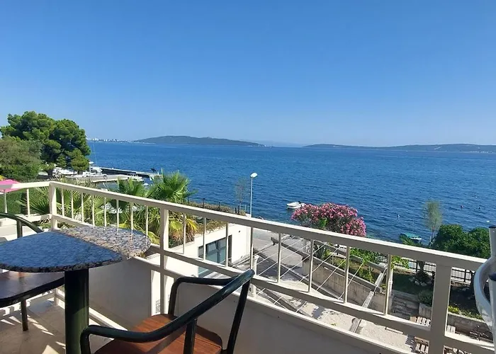 Smjestaj L Za Rad, Odmor, Grupe I Pojedince Apartmán