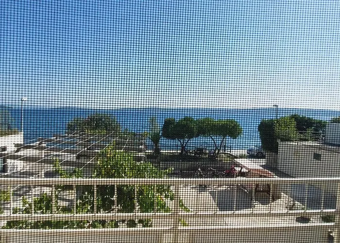 Apartmán Smjestaj L Za Rad, Odmor, Grupe I Pojedince Kaštela