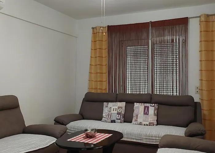 Smjestaj L Za Rad, Odmor, Grupe I Pojedince Apartmán